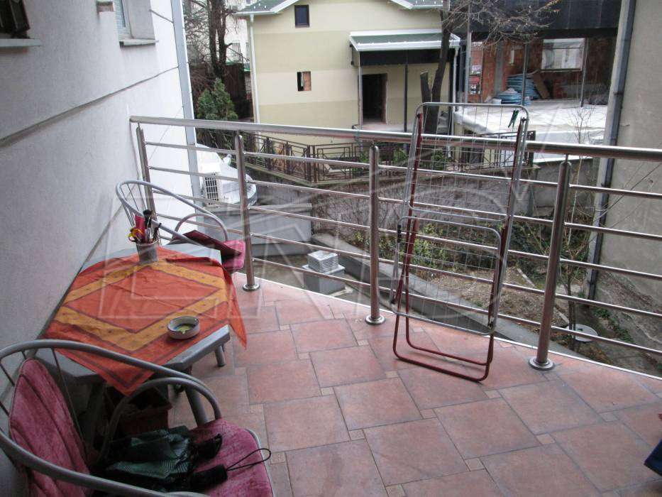 Banovo Brdo, namešten stan u novijoj zgradi