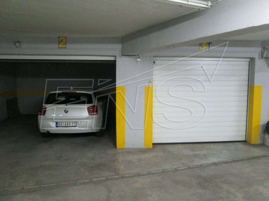 Banovo Brdo, namešten stan u novijoj zgradi
