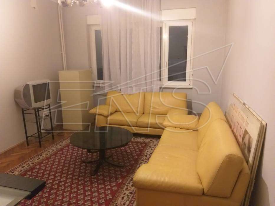Terazije, namešten dvosoban stan