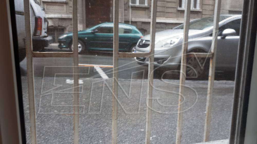 Vračar, dvosoban stan u polusuterenu