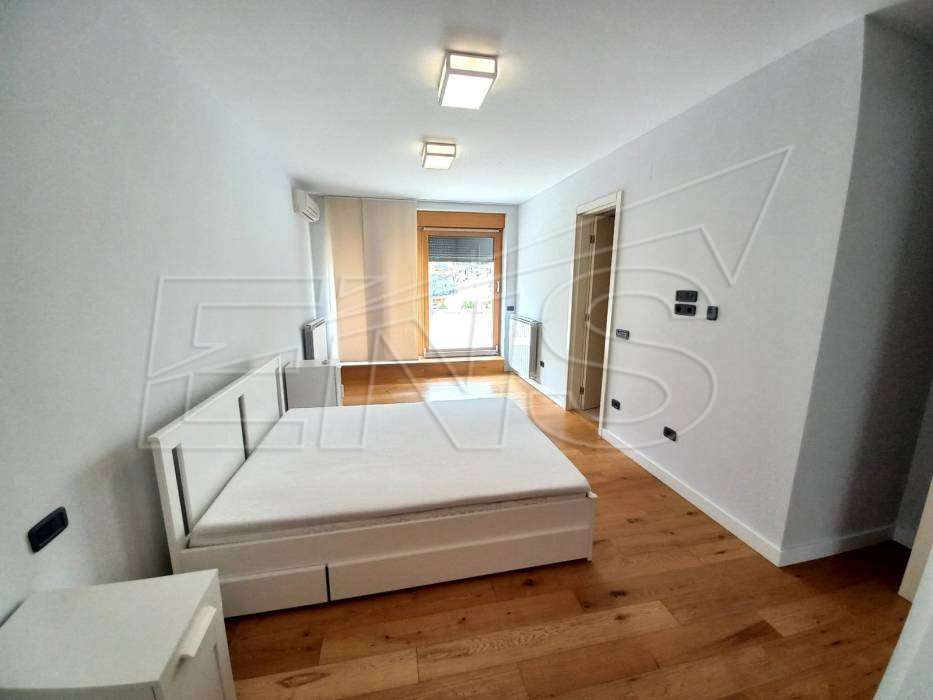Dedinje, moderan penthouse
