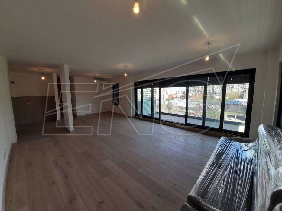 SQUARE 43, novogradnja 2020 stan sa garažom