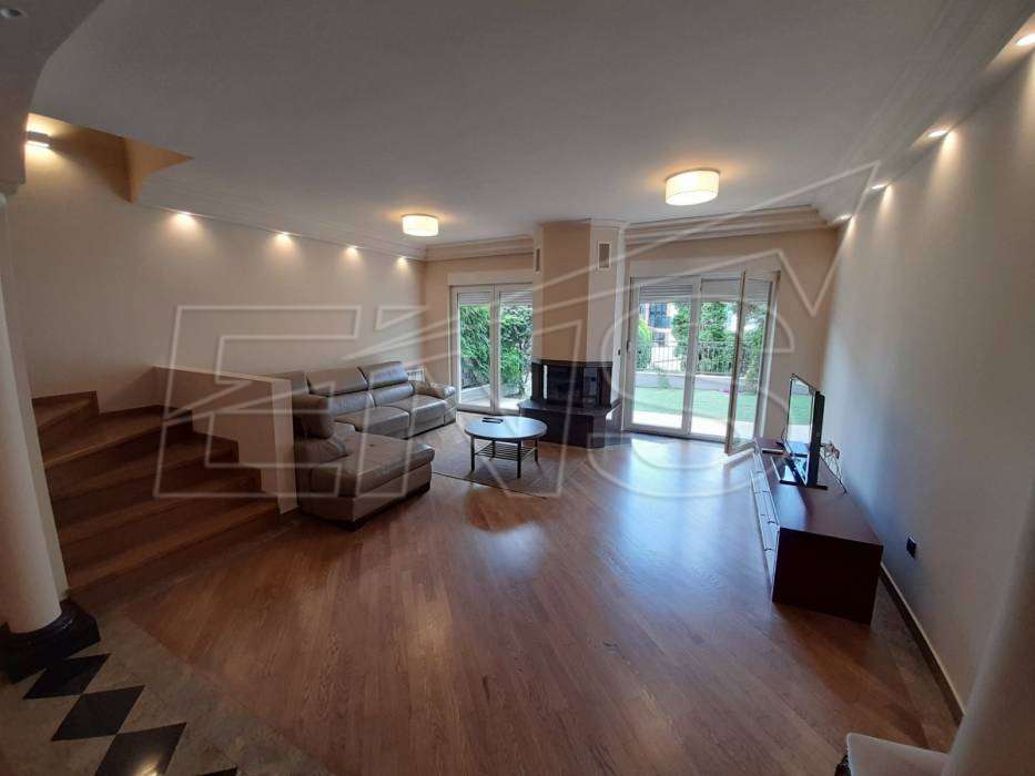 Renovirana kuća na Dedinju